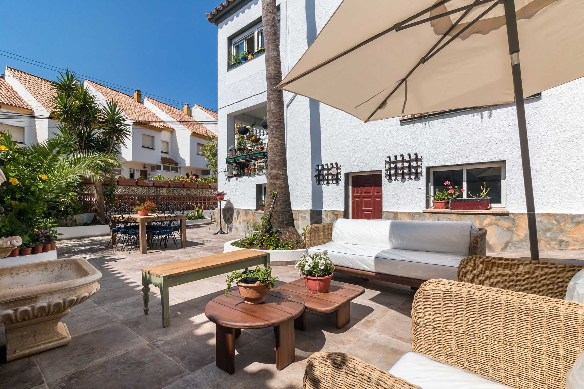 La Torre de la Chullera garden sitting area